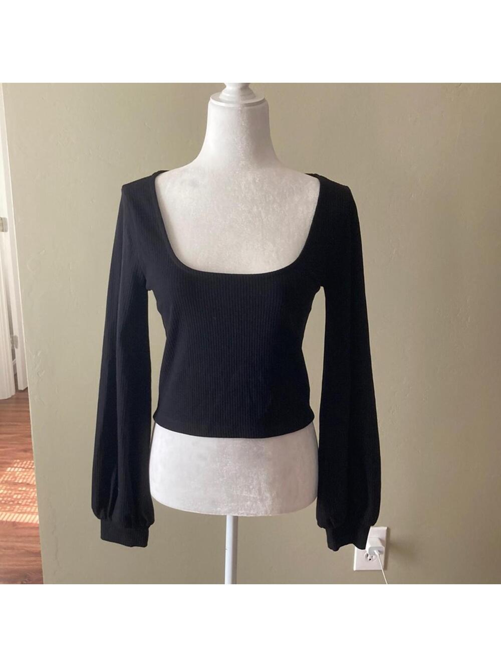 Lucyswhims The Drop poofy sleeve stretchy top